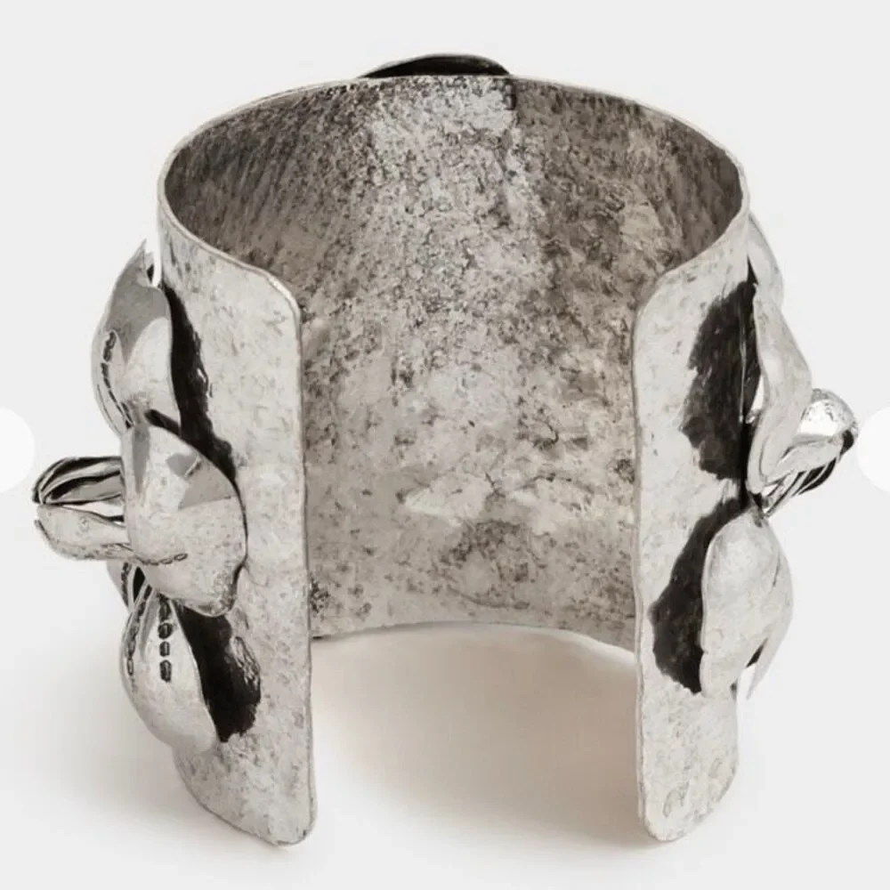 New Gorgeous Piper K Silver Bold Floral Big Flower Wide Cuff Statement Bracelet